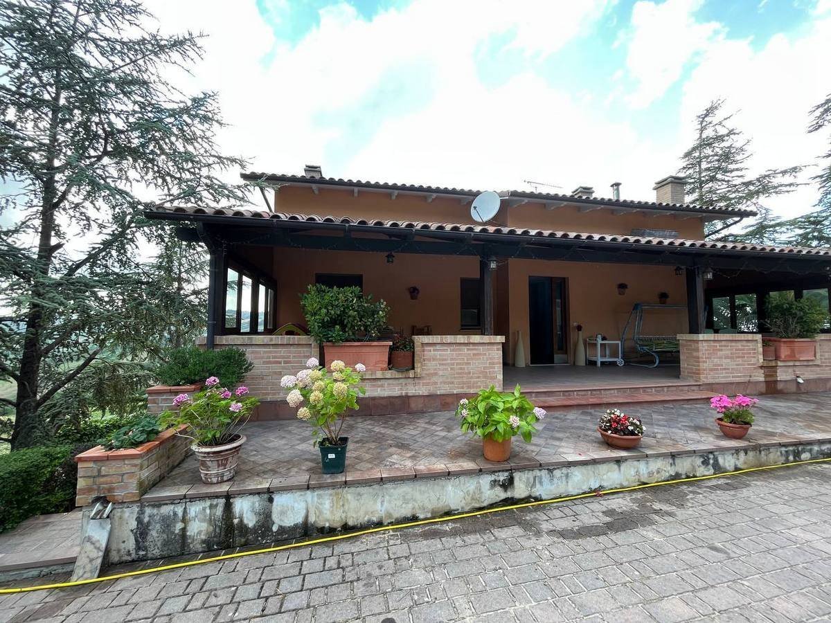 Dimora spaziosa su tre livelli